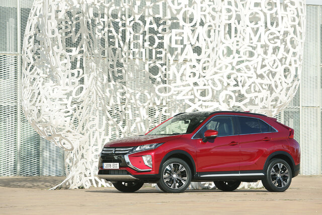 Mitsubishi_Eclipse_Cross_statyczne (8).jpg