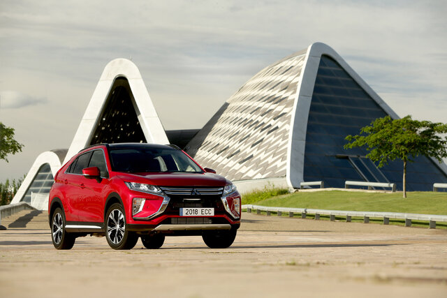 Mitsubishi_Eclipse_Cross_statyczne (19).jpg