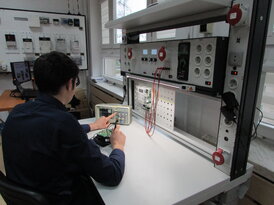 TAURON_laboratorium AMI (2).JPG