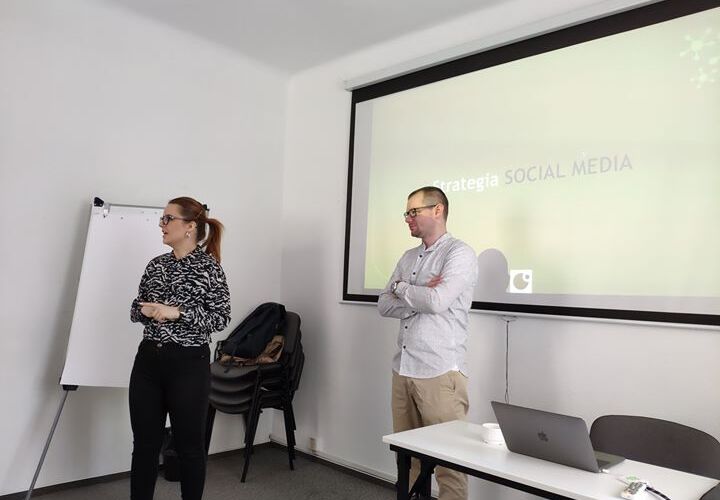 Szkolenie czas start 😁
Punkt 1 - wyzwania podczas budowania swojej obecności w social media!  110% Social - strategy consulting