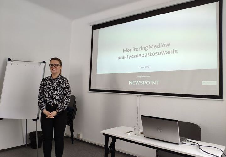 Paulina Pocheć omawia obsługę narzędzia do monitoringu mediów Newspoint.
Ostatni punkt szkolenia: Monitoring marki i konkurencji - praktyczne zastosowania.
#szkolenieNEWSPOINT
