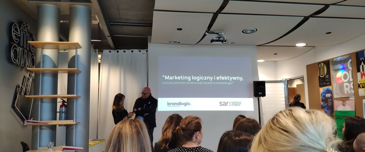 Udany początek dnia zapewnił nam udział w wykładzie zorganizowanym przez Stowarzyszenie Komunikacji Marketingowej. 👩‍💼
Całość poświęcona była działaniom podnoszącym skuteczność w marketingu.