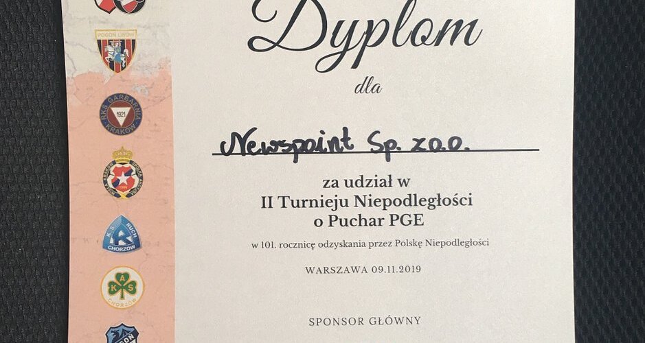 Dumni, że mogliśmy wnieść swoją małą cegiełkę do organizacji II Turnieju Niepodległości o Puchar PGE z okazji 101. rocznicy odzyskania przez Polskę niepodległości. Udało się  symbolicznie dokończyć Mistrzostwa Polski w piłkę nożną...