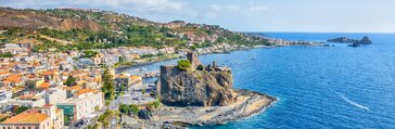 PAP 2023 05 16 Wakacje 2023 foto Aci Castello Wlochy iStock