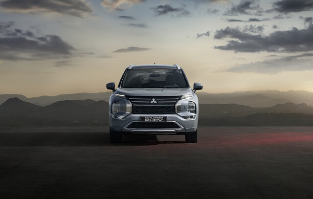 New Outlander PHEV 005L