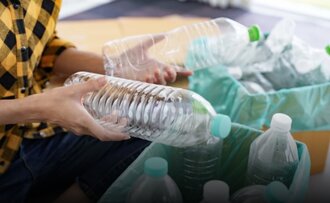 "Nie demonizujmy plastiku". Branża o tym, że nie tworzywo jest problemem, ale system