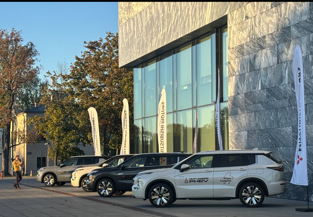 Mitsubishi Outlander PHEV na Piano Congress 2025 (5)