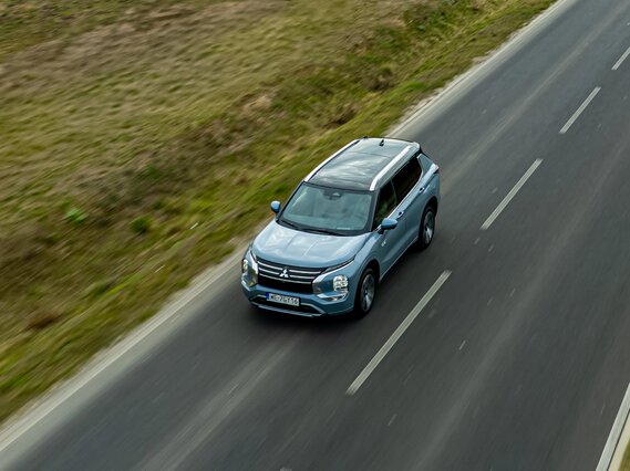 Mitsubishi Outlander PHEV 2025